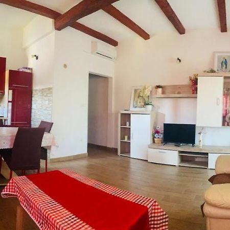 Apartmani Janja Starigrad Paklenica Εξωτερικό φωτογραφία