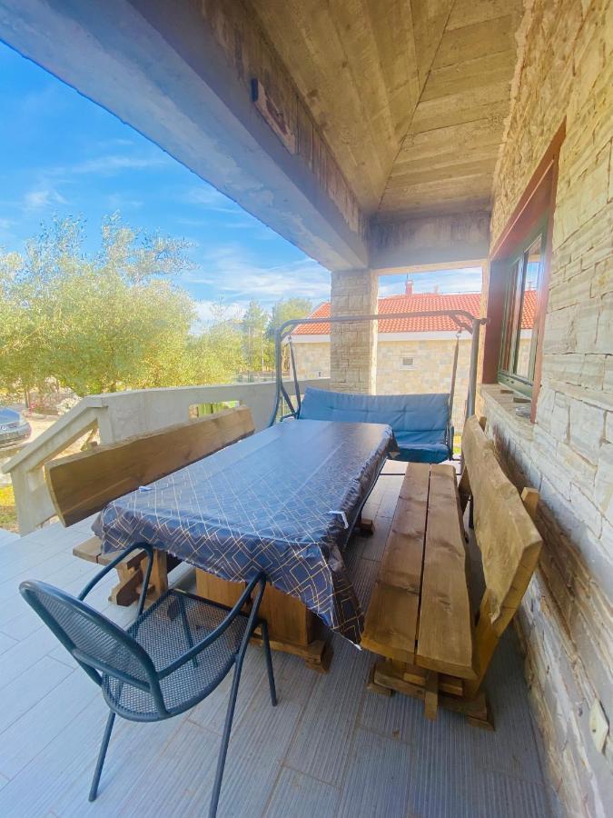 Apartmani Janja Starigrad Paklenica Εξωτερικό φωτογραφία