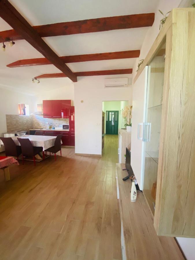 Apartmani Janja Starigrad Paklenica Εξωτερικό φωτογραφία